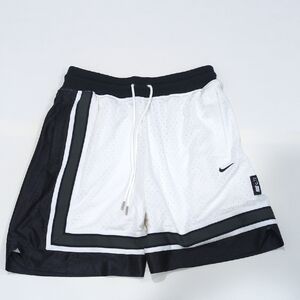 Nike Circa Men's 8' Basketball Shorts 'White' NWT